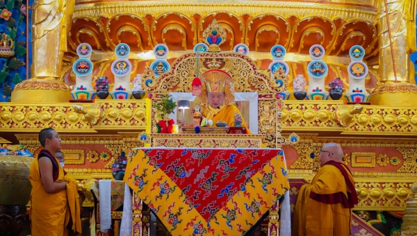 H.E. Goshir Gyaltsab Rinpoche Bestows the Empowerment of Five Deity Hayagriva